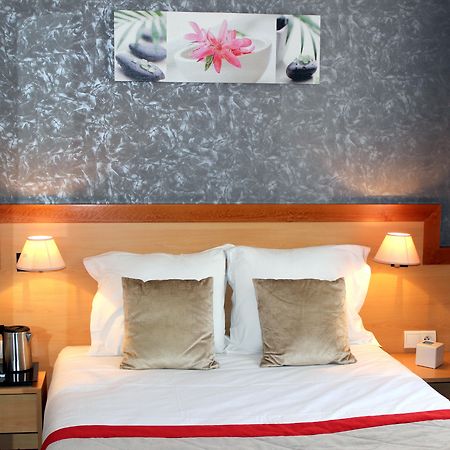 Hotel Du Chemin Vert Paris Exterior photo